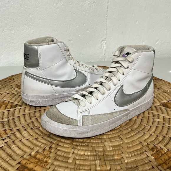 Nike Blazer Mid ‘77 Youth Sneakers - Picture 1 of 5